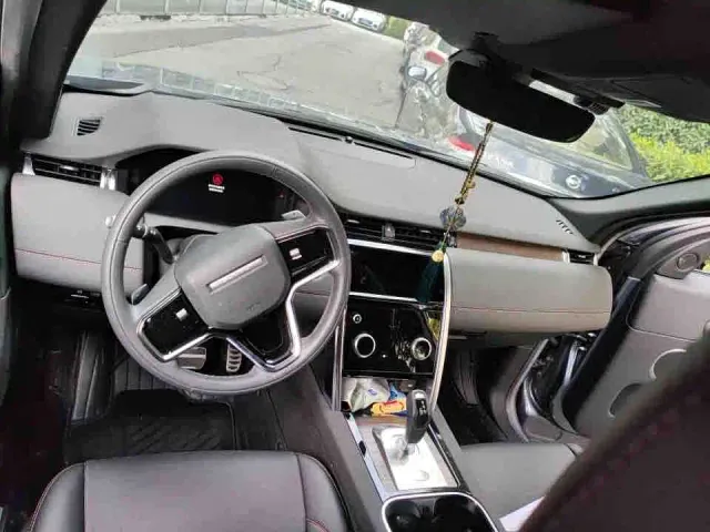 Land Rover Discovery Sport — Фото автомобиля 6