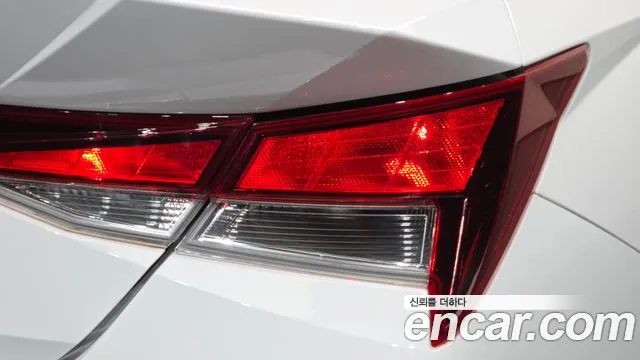 Hyundai AVANTE Новый Avante (CN7) — Фото автомобиля 23