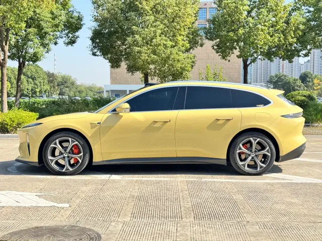 Nio ET5 Touring — Фото автомобиля 16