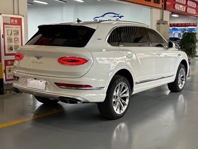 Bentley Bentayga — Фото автомобиля 4