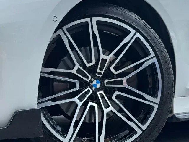 BMW 3 Series — Фото автомобиля 9