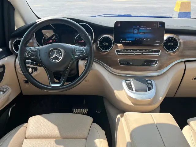 Mercedes-Benz V-Class — Фото автомобиля 11