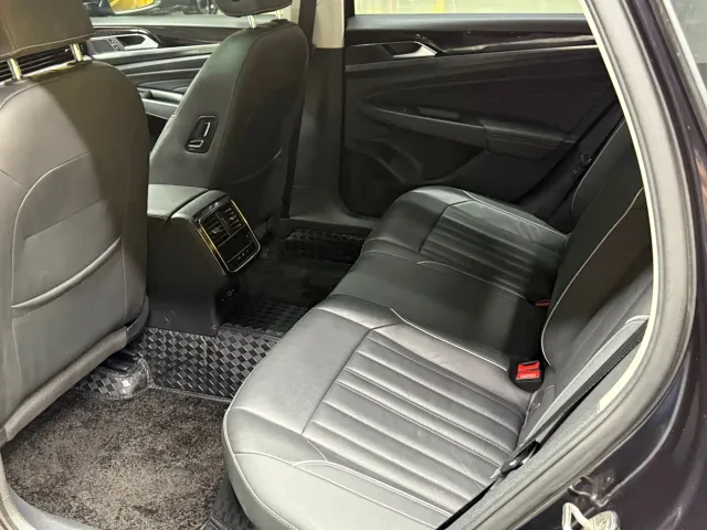 Volkswagen Passat — Фото автомобиля 9