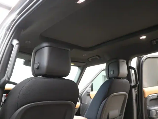 Land Rover Defender — Фото автомобиля 19