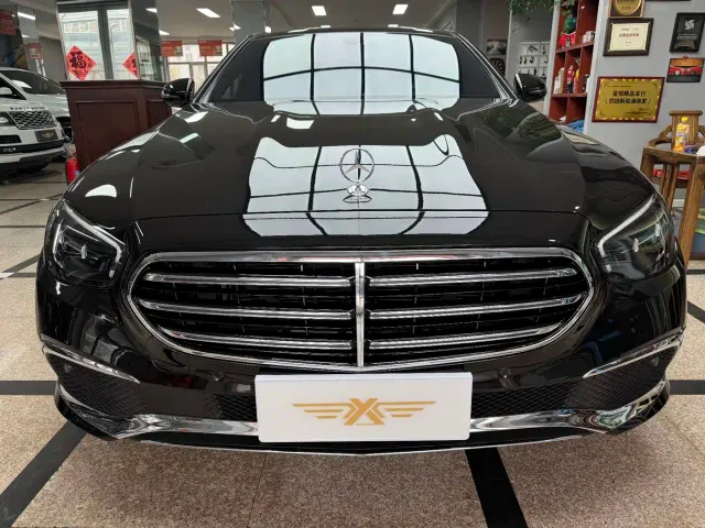 Mercedes-Benz E-Class — Фото автомобиля 2