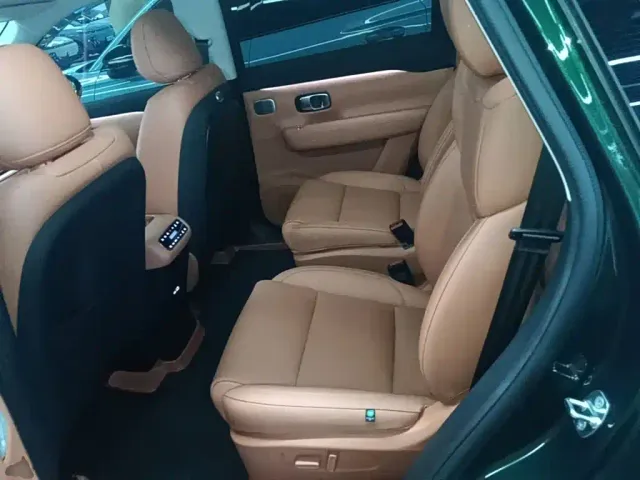 Leapmotor C16 — Фото автомобиля 16