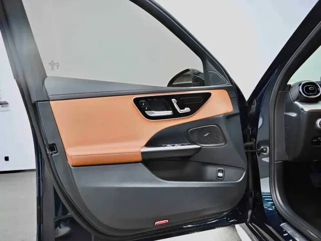 Mercedes-Benz C-Class — Фото автомобиля 14