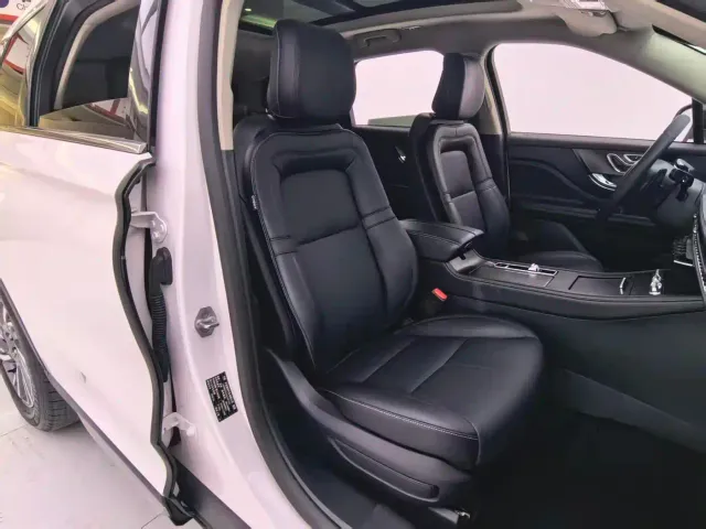 Lincoln Corsair — Фото автомобиля 9