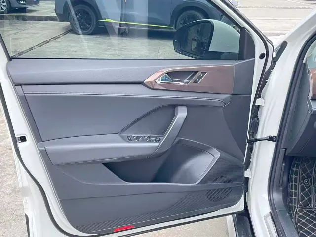 Volkswagen Tharu — Фото автомобиля 7