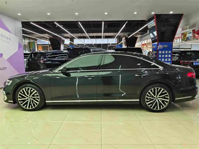 Audi A8 — Фото автомобиля 7