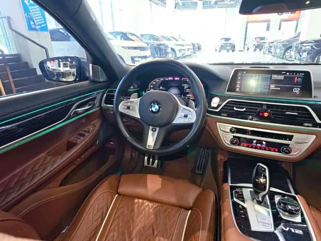 BMW 7 Series — Фото автомобиля 29