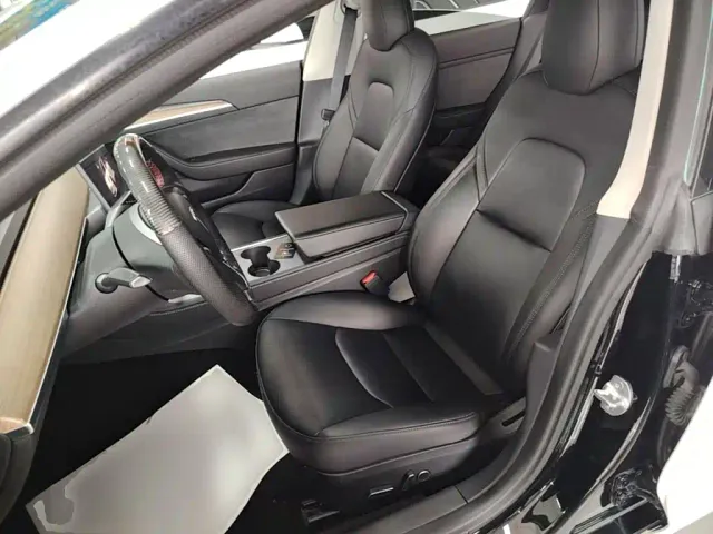 Tesla Model 3 — Фото автомобиля 14
