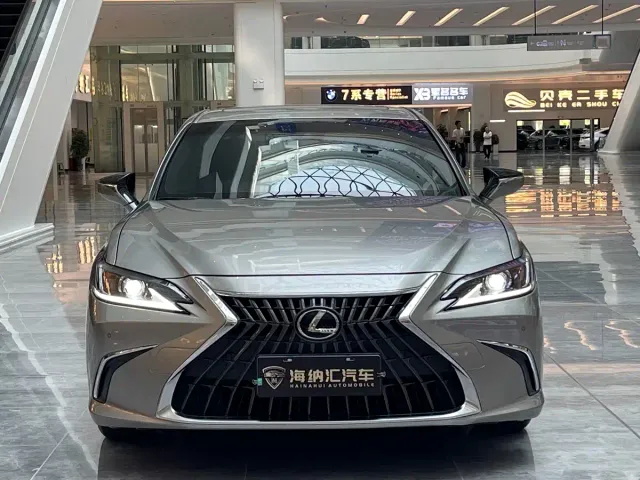 Lexus ES — Фото автомобиля 2