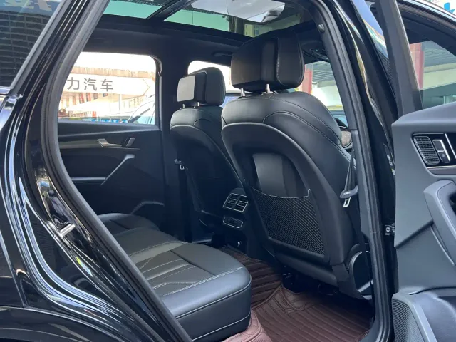 Audi Q5L — Фото автомобиля 27