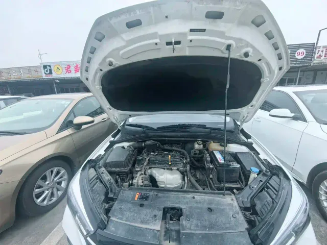 Roewe i5 — Фото автомобиля 19