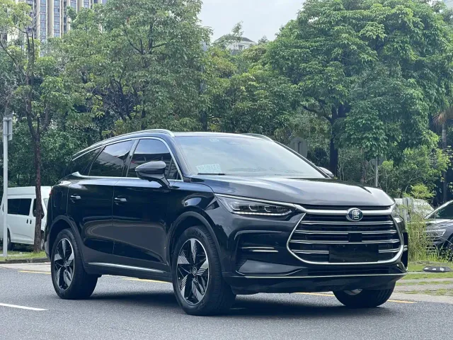 BYD Tang — Фото автомобиля 3