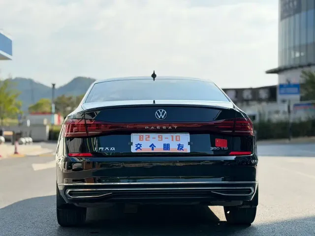 Volkswagen Passat — Фото автомобиля 8
