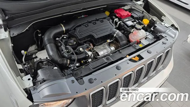 Jeep Renegade — Фото автомобиля 6