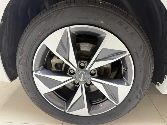 GAC Trumpchi M6 — Фото автомобиля 13