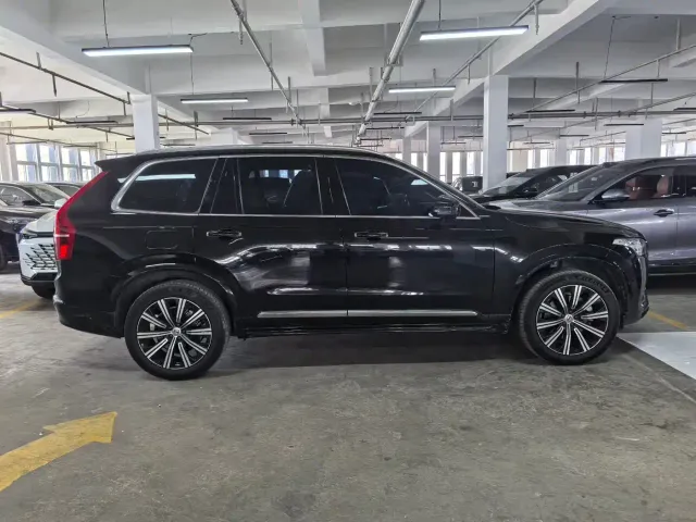 Volvo XC90 — Фото автомобиля 2