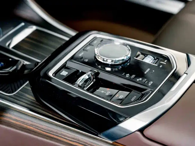 BMW 7 Series — Фото автомобиля 15