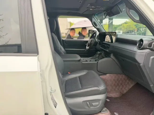 Toyota Prado — Фото автомобиля 9