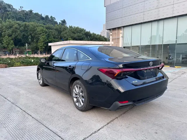 Toyota Avalon — Фото автомобиля 7
