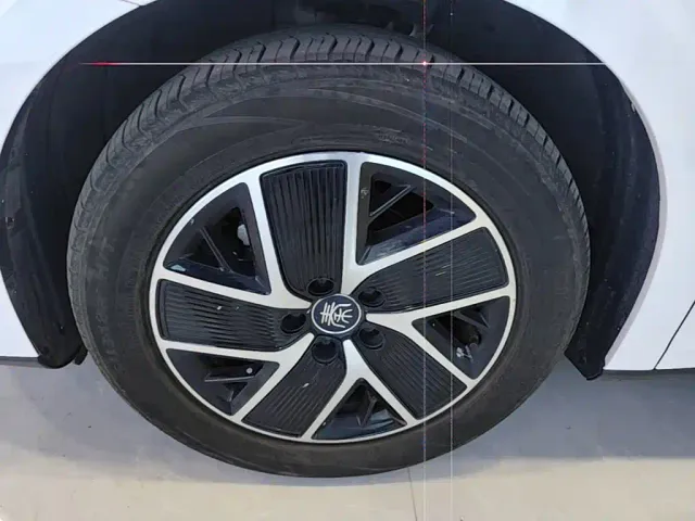 BYD Qin L — Фото автомобиля 22