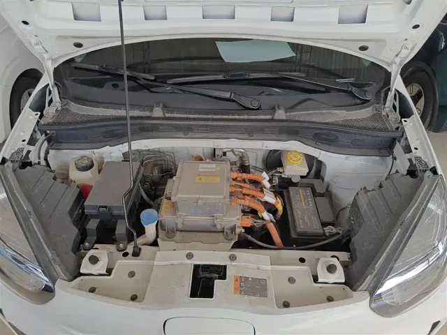 Roewe Clever — Фото автомобиля 19