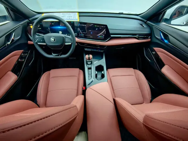 Changan X5 Plus — Фото автомобиля 9