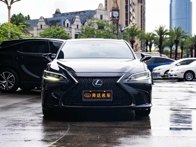Lexus ES — Фото автомобиля 2