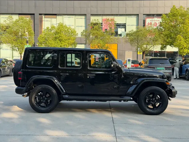 Jeep Wrangler — Фото автомобиля 10