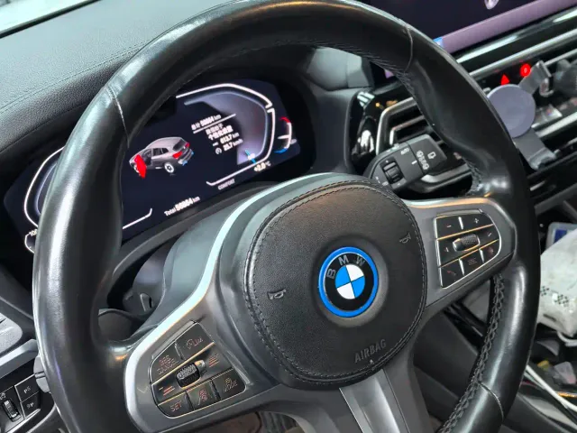 BMW iX3 — Фото автомобиля 5