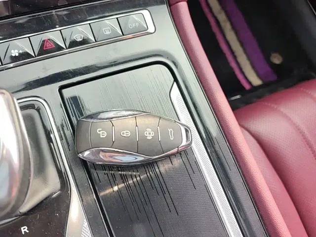 Hongqi H5 — Фото автомобиля 8