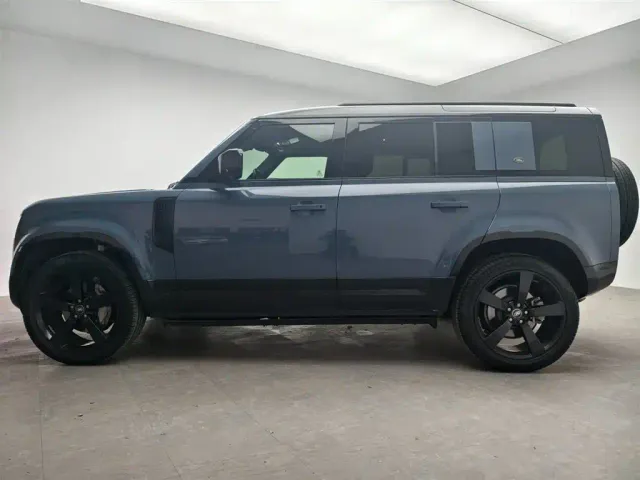 Land Rover Defender — Фото автомобиля 7
