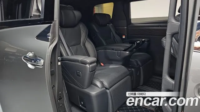 Toyota Alphard Generation 4 — Фото автомобиля 10