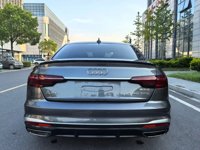 Audi A4L — Фото автомобиля 16