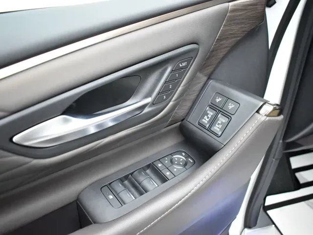 Toyota Alphard — Фото автомобиля 17