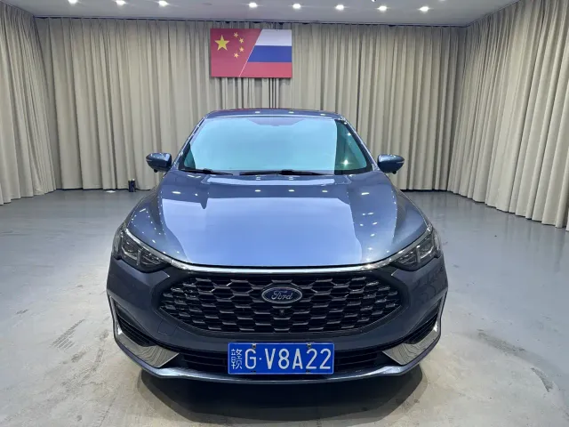 Ford Escort — Фото автомобиля 2