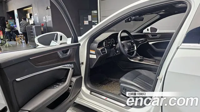 Audi A6 C8 — Фото автомобиля 11