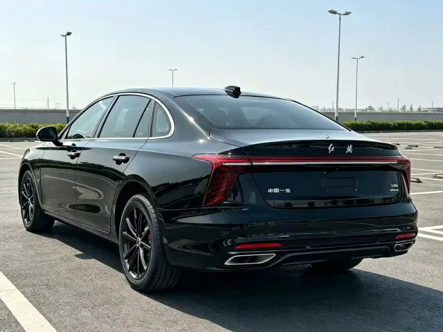 Hongqi H5 — Фото автомобиля 13