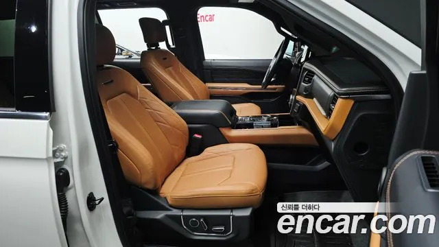 Ford Expedition — Фото автомобиля 16