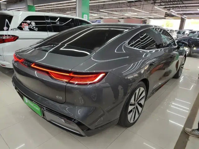 Geely Galaxy E8 — Фото автомобиля 6