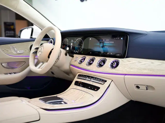 Mercedes-Benz E-Class — Фото автомобиля 10