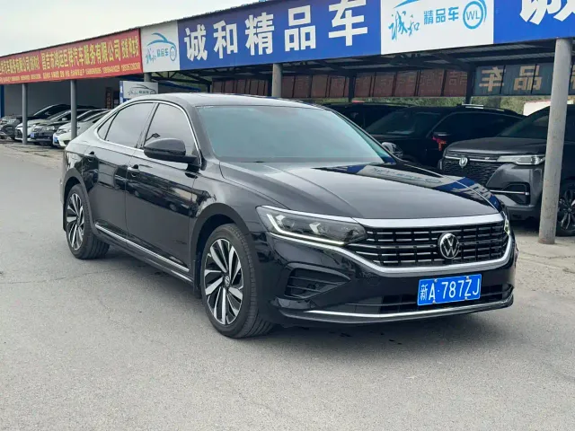 Volkswagen Passat — Фото автомобиля 3