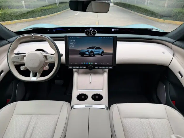Xiaomi Auto Xiaomi YU7 2025 Ultra Long Range High Performance AWD Max Edition — Фото автомобиля 8