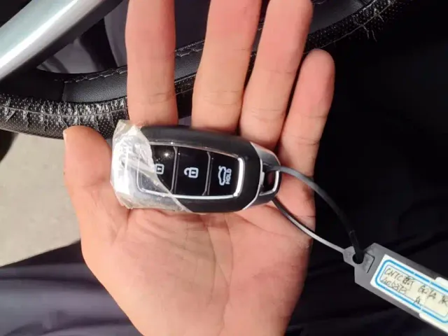 Hyundai Elantra — Фото автомобиля 8