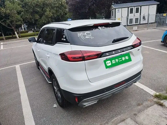 Geely Boyue — Фото автомобиля 4