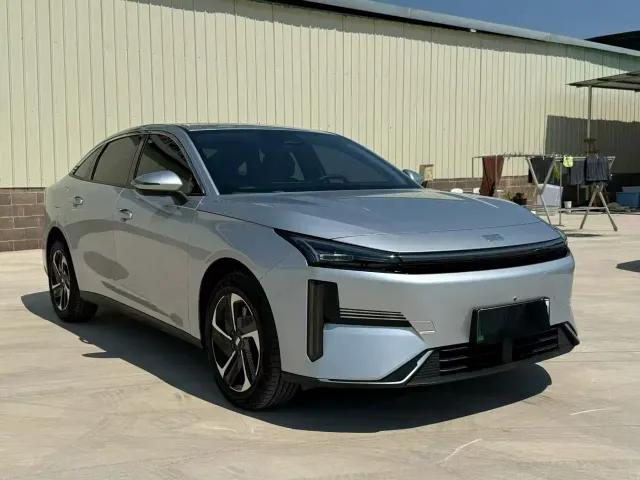 Geely Galaxy L6 — Фото автомобиля 3