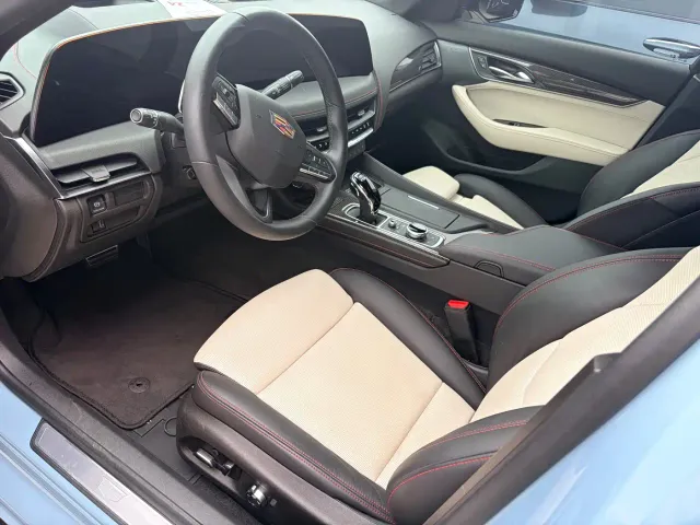 Cadillac CT5 — Фото автомобиля 8